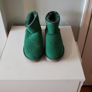 Green ankle Ugg boots Sz 7 worn once!